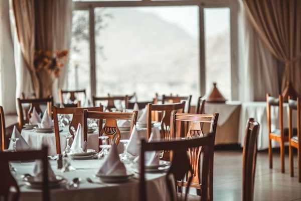 Table dressée gastronomique